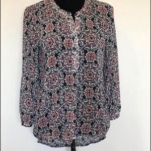 High low polyester blouse.